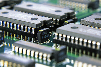 推动中国电子信息工业朝着高端化、品牌化、国际化生长